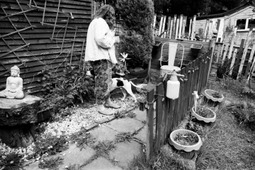 07-Leona-and-Murdoch-Carbeth-Huts-1