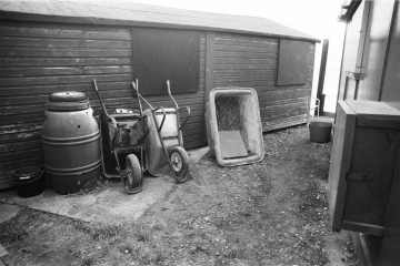 25-Cabin-and-artefacts-Middleton-Fishing-Cabins-Hartlepool