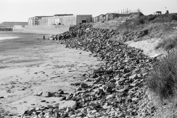 29-Middleton-beach-with-cabins-Middleton-Fishing-Cabins-Hartlepool