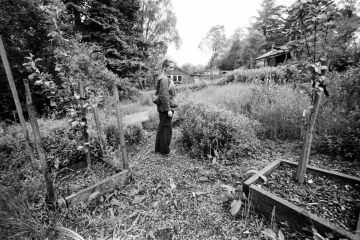 14-Sarah-in-the-orchard-Carbeth