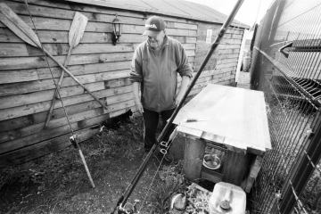 27-Asher-at-the-gutting-table-Middleton-Fishing-Cabins-Hartlepool