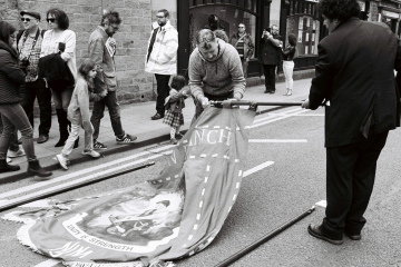 22a-Unveiling-of-Oaks-Memorial-Barnsley-Furling-the-banner
